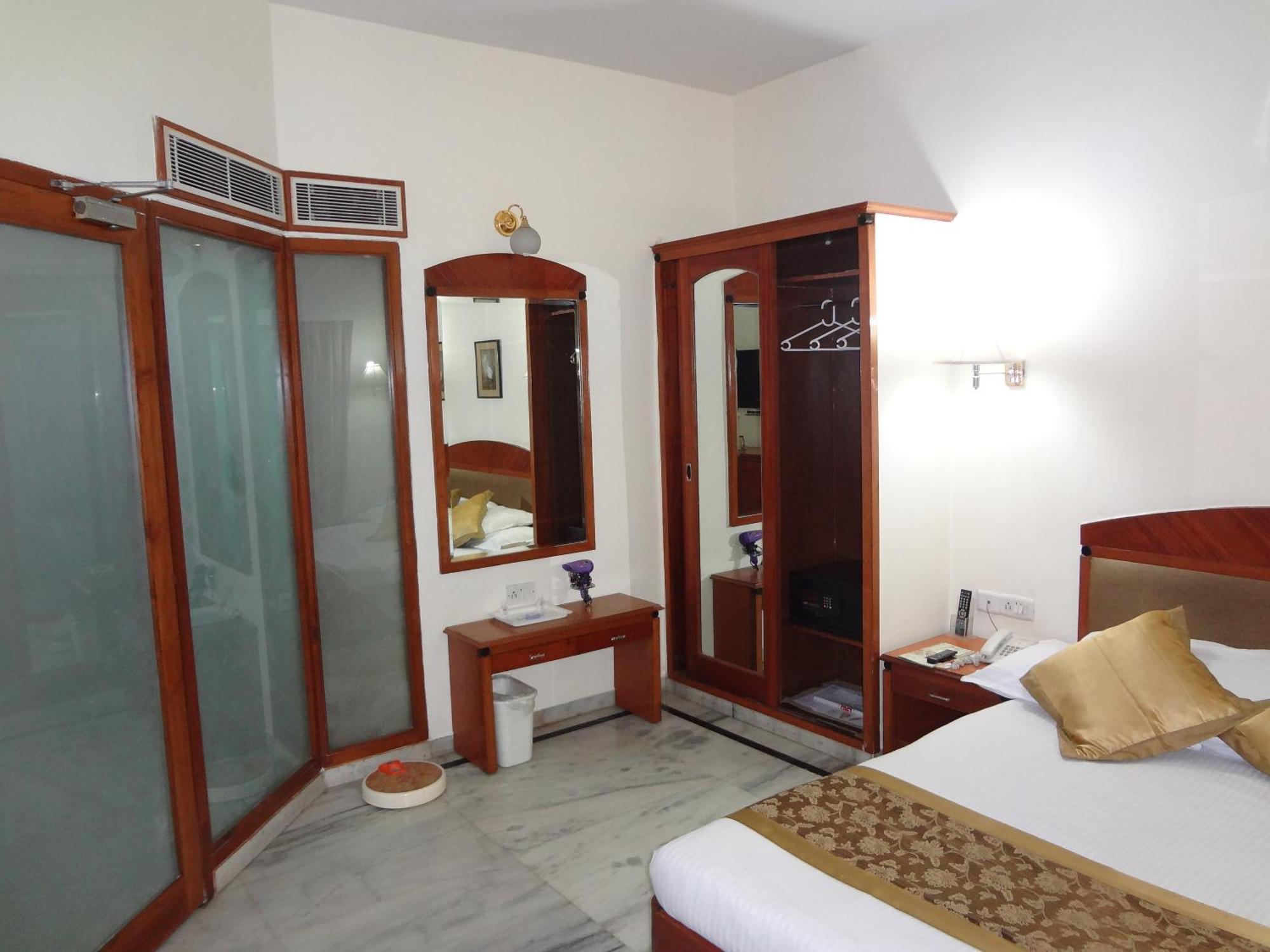 Daspalla Executive Court Visakhapatnam Exterior foto
